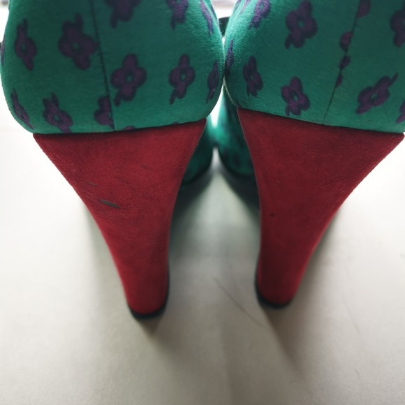 MARC JACOBS Canvas Floral Print Pumps Teal Red Adjustable Almond Toe SZ 9 Retro - Picture 9 of 10